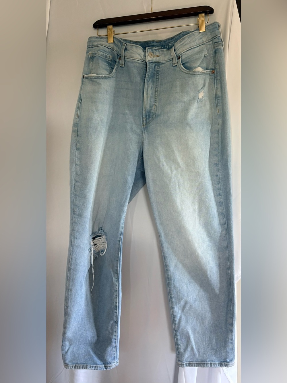 Old Navy Light Blue Boyfriend Jeans with Knee Rip